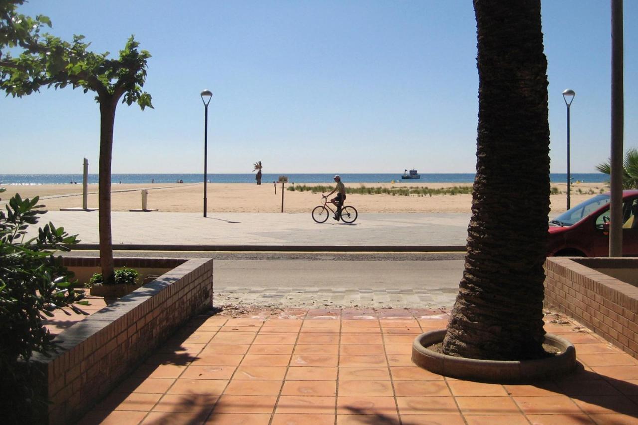At011 Primera Linea Con Piscina Torredembarra Exterior photo